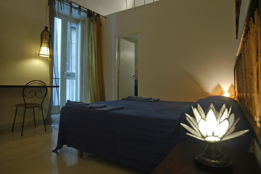 Diletto A Napoli Acomodação com café da manhã Quarto foto