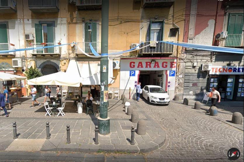 Diletto A Napoli Acomodação com café da manhã Exterior foto