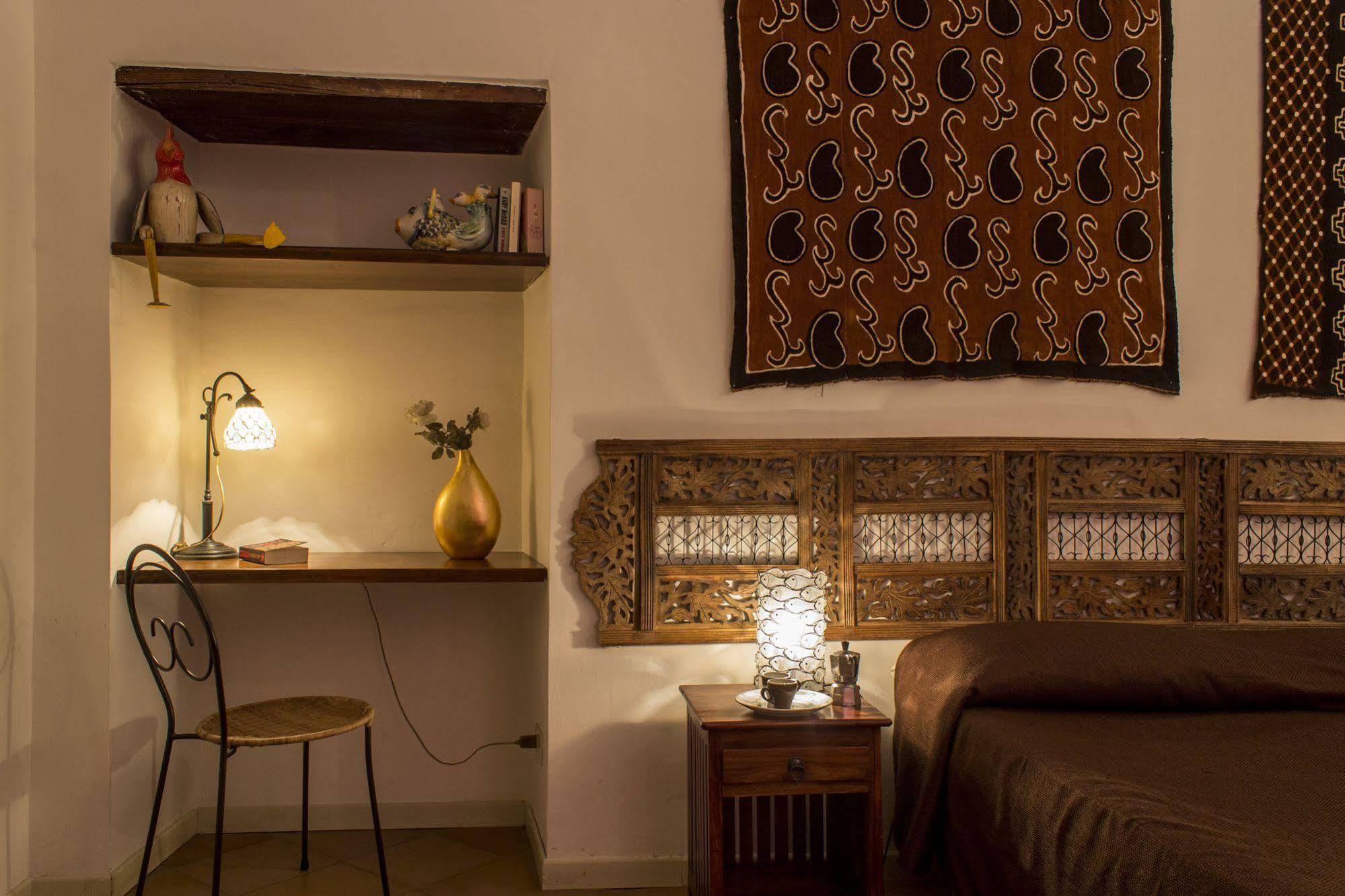 Diletto A Napoli Acomodação com café da manhã Exterior foto